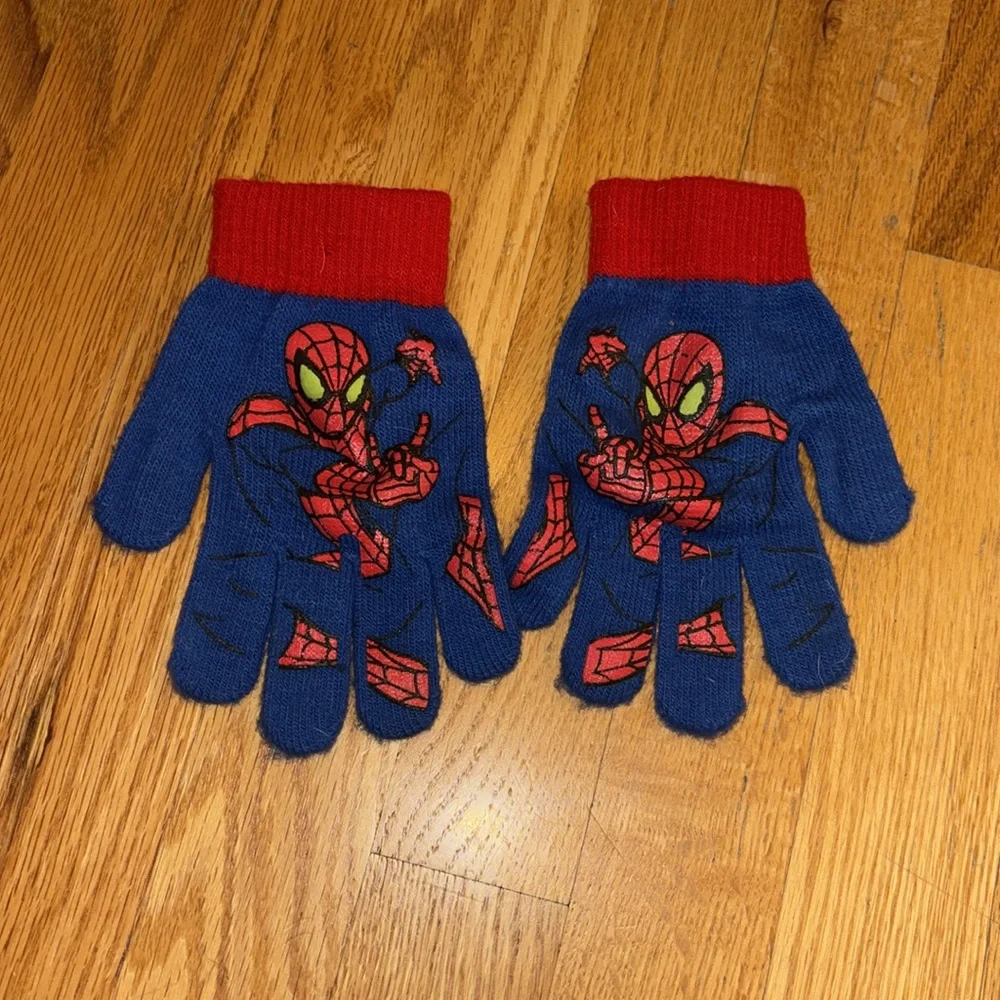 Red and Blue Spiderman Gloves (One Size)